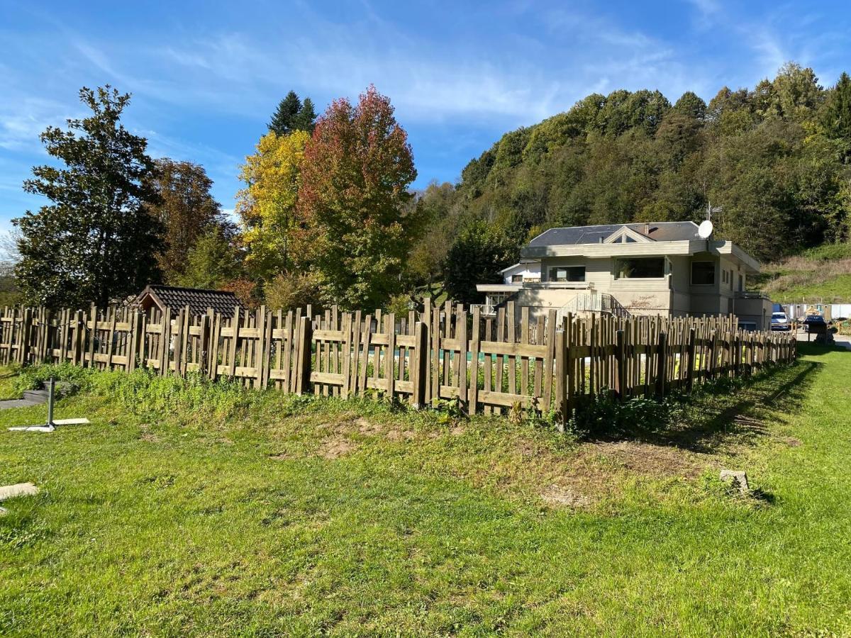 Les Lodges Du Lac Saint-Alban-de-Montbel Eksteriør billede
