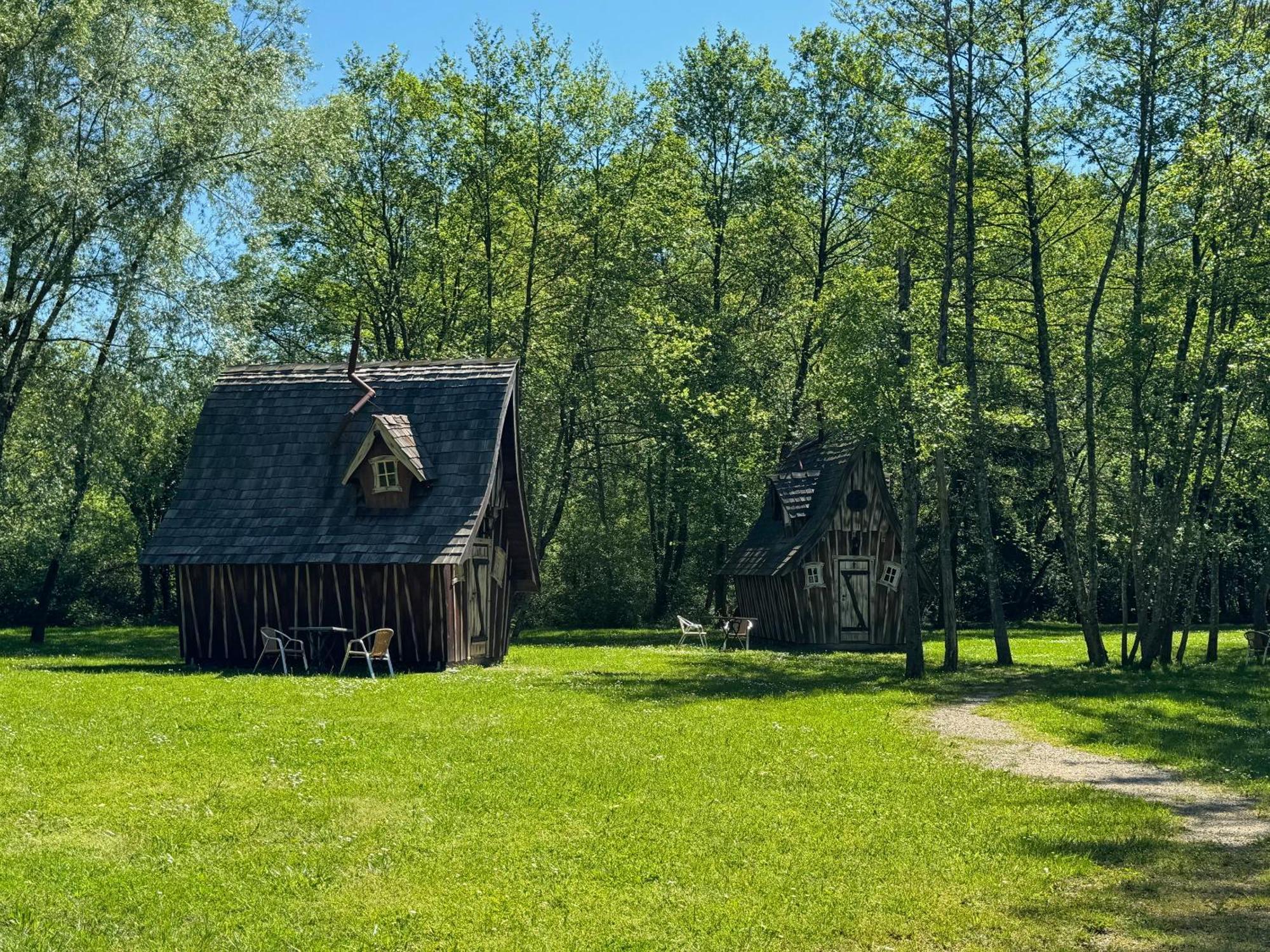 Les Lodges Du Lac Saint-Alban-de-Montbel Eksteriør billede