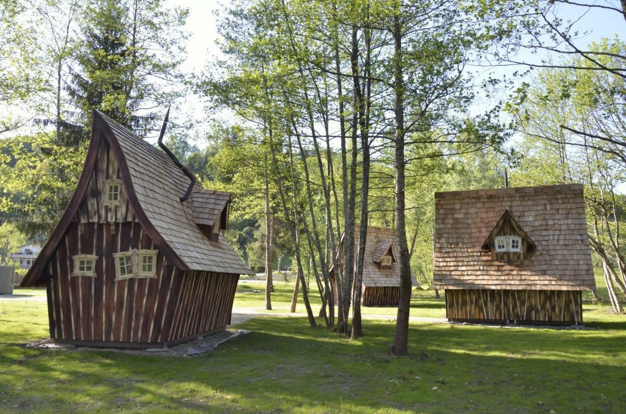 Les Lodges Du Lac Saint-Alban-de-Montbel Eksteriør billede