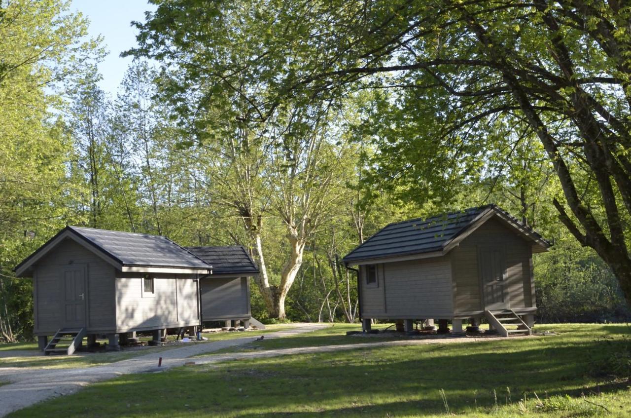 Les Lodges Du Lac Saint-Alban-de-Montbel Eksteriør billede