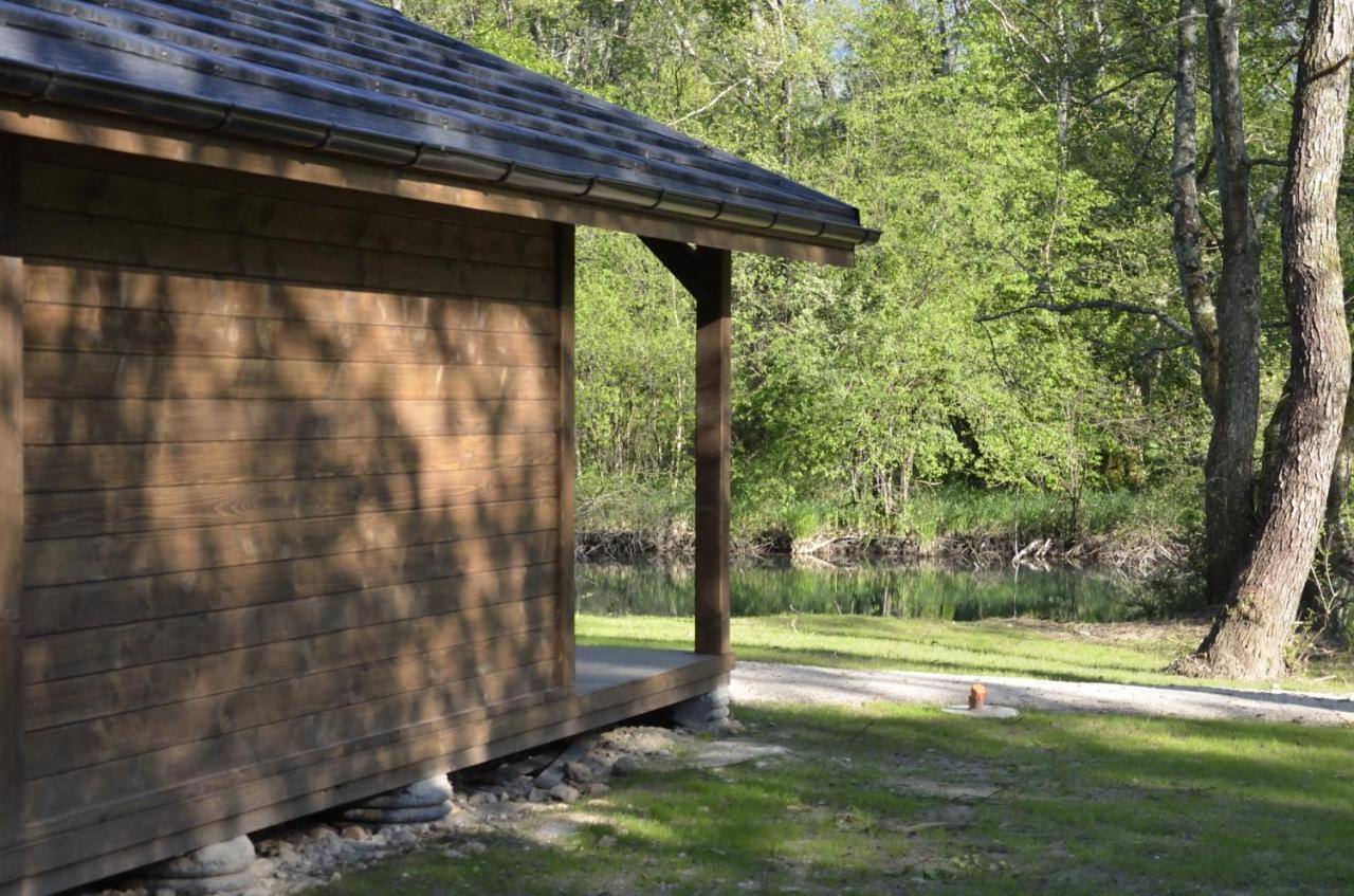 Les Lodges Du Lac Saint-Alban-de-Montbel Eksteriør billede